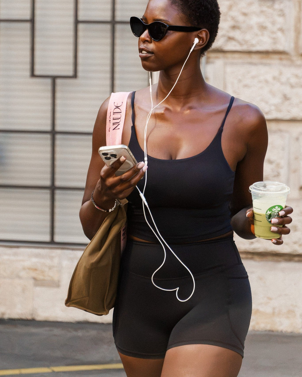 Bare_Set_Espresso_Martini_Lifestyle_Street