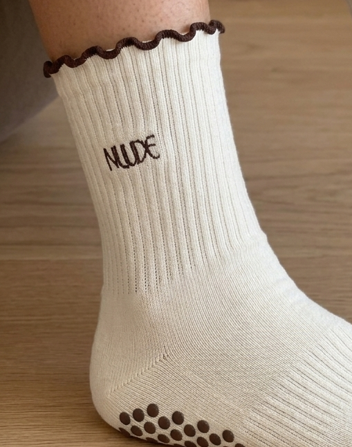 detail embroidery Nuude grip socks dream cream